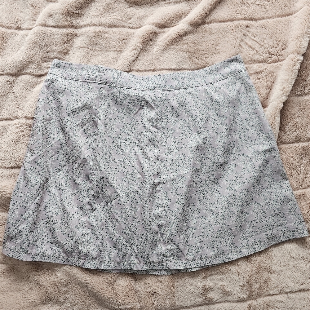Pretty little thing Size 16 Floral Print mini Skirt